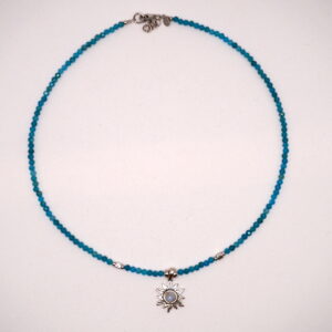 Collana in Apatite Sfaccettata e Ciondolo Sole in Argento 925 e Labradorite 42/44 cm