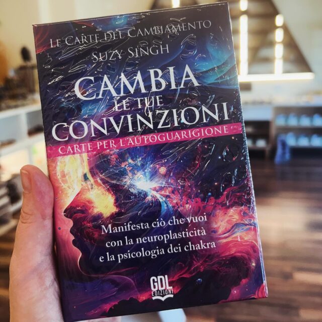 •CAMBIA LE TUE CONVINZIONI•
Le convinzioni manifestano le tue esperienze. Scopri cosa sta bloccando la tua felicità e cambia la tua legge di attrazione✨
.

Basate su Neuroscienze e Psicologia dei Chakra, queste carte ti aiutano a riscrivere i tuoi schemi mentali
che regolano la tua Legge di Attrazione 
Tecniche efficaci, provate e testare da migliaia di parsone, ti aiutano a far emengere nuove capacità e a superare gli stali mentali negativi. 
.
Ogni convinzione limitante viene controbilanciata da mirate convinzioni antidoto per sostituire schemi auto-sabotanti, sbloccare i chakra e creare nuowi percorsi neurali.
.
.
.
#carte #change #cambia #convinzioni #convinzionilimitanti #cambiamento #autoguarigione #leggediattrazione #lapiramidecristallina #Ravenna #shopforyoursoul #holistic #stonetherapy #crystalove #healingcrystals #igersravenna #igersemiliaromagna #cristalloterapia #crystaltherapy #crystalover #booklover #healingstones #gems #minerals #lapiramideravenna #shotz_of_emiliaromagna