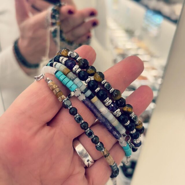 Bracciali unisex regolabili in argento 925 e pietre dure scontati del 20%
:
.
#lapiramidecristallina #Ravenna #shopforyoursoul #holistic #stonetherapy #crystalove #healingcrystals #igersravenna #igersemiliaromagna #cristalloterapia #crystaltherapy #crystalover #booklover #healingstones #gems #minerals #lapiramideravenna #shotz_of_emiliaromagna