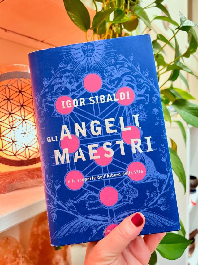 Tanti libri, dai best seller ai titoli di scrittori emergenti, dai must have ai long seller, scontati dal 10% al 20%.
Venite in negozio a scoprire la selezione libri in promozione o cercateli nel nostro shop online ☺️
:
#lapiramidecristallina #Ravenna #shopforyoursoul #holistic #stonetherapy #crystalove #healingcrystals #igersravenna #igersemiliaromagna #cristalloterapia #crystaltherapy #crystalover #booklover #healingstones #gems #minerals #lapiramideravenna #shotz_of_emiliaromagna #metaphysical