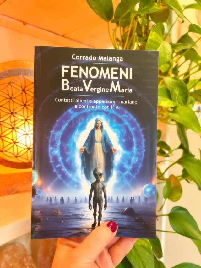 Tra ragione, religione e confronto con l’intelligenza artificiale, Corrado Malanga passa al vaglio il fenomeno delle apparizioni mariane facendo uso dei più attuali strumenti e metodi analitici. Esaminando le caratteristiche geografiche e temporali delle apparizioni con l’ausilio della statistica, e ricostruendo, grazie all’impiego di un approccio piennel-listico, il profilo caratteriale della figura della pretesa Beata Vergine Maria (inquadrabile in uno spettro psicotico alterato) e le caratteristiche socio-psicologiche dei “veggenti”, emerge una forte e profonda analogia con i fenomeni di adduzione aliena, che conduce a una loro pressoché perfetta sovrapponibilità. Il confronto tra esseri tecnologici (alieni) e a sfondo religioso (Deità) viene quindi messo in luce fornendo una comune chiave di lettura per queste apparizioni. L’intera fenomenologia viene analizzata attraverso lIA, le cui risposte forniscono una • lucida interpretazione della vera natura delle apparizioni mariane e dei loro obiettivi: i fenomeni BvM, spogliati dei connotati religiosi, rivestono i panni di una massiva interferenza aliena su questo pianeta. Una lettura affascinante e immersiva che, pur richiedendo di abbandonare credenze e convinzioni fin troppo radicate nell’animo umano, conduce il lettore coraggioso a osservare la realtà dei fatti da una diversa prospettiva e ad acquisirne consapevolezza, con ciò offrendogli la possibilità di affrancarsi dall’ingannevole narrazione che lo avvolge.
:
#corradomalanga #lapiramidecristallina #Ravenna #shopforyoursoul #holistic #stonetherapy #crystalove #healingcrystals #igersravenna #igersemiliaromagna #cristalloterapia #crystaltherapy #crystalover #booklover #healingstones #gems #minerals #lapiramideravenna #shotz_of_emiliaromagna